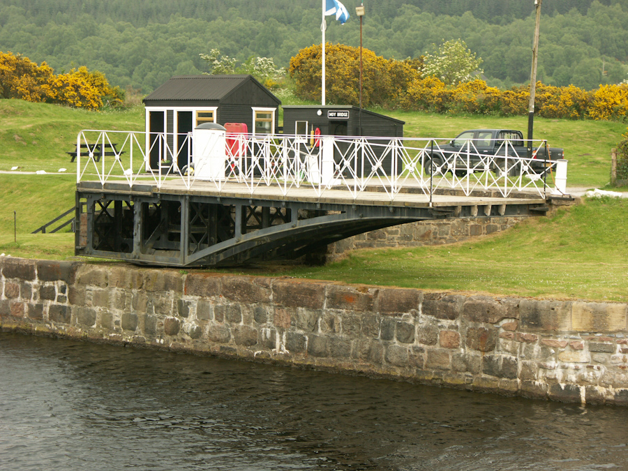 Caledonian Canal, Moy Swing Bridge